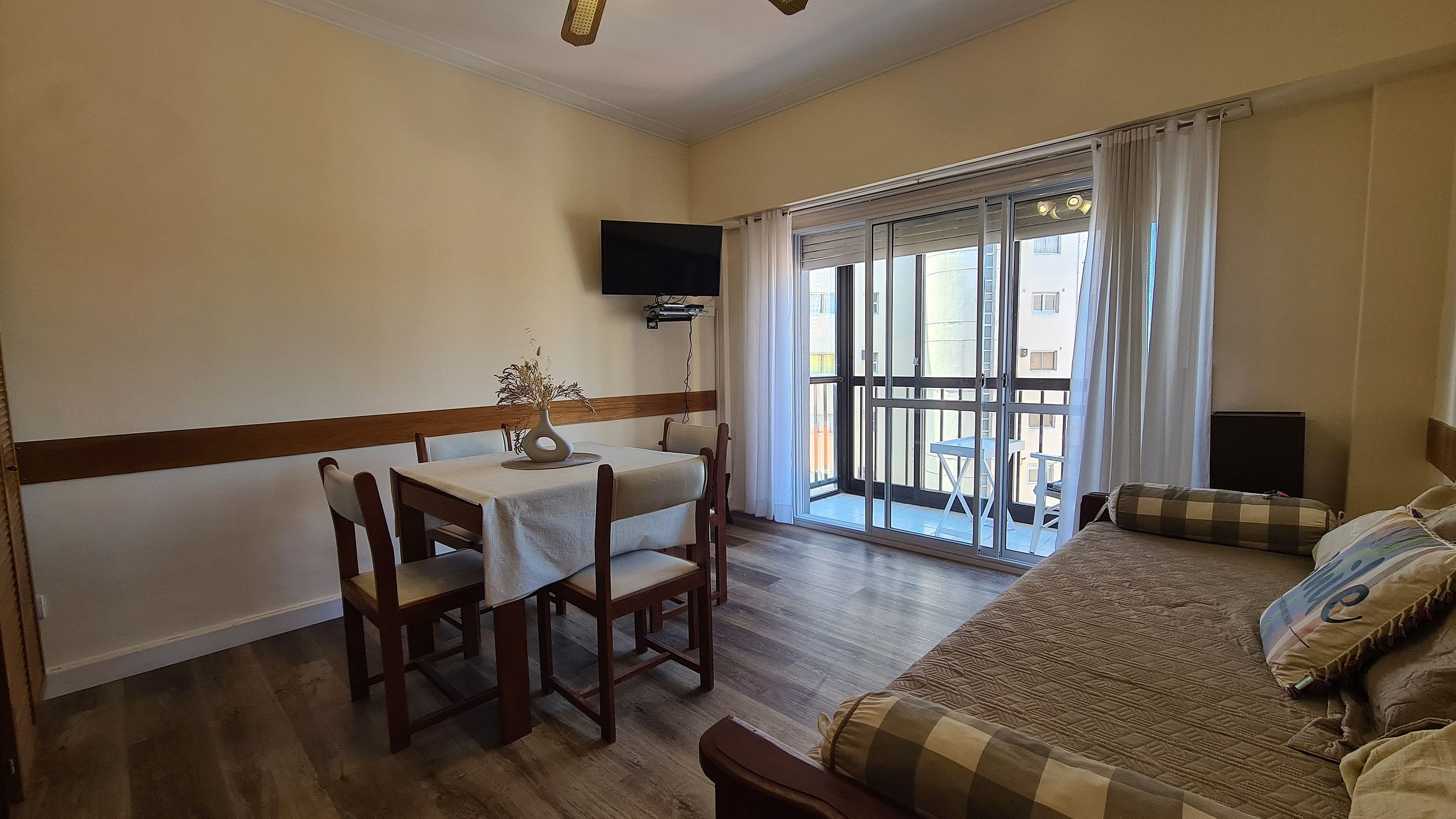 2 ambientes con vista parcial al mar